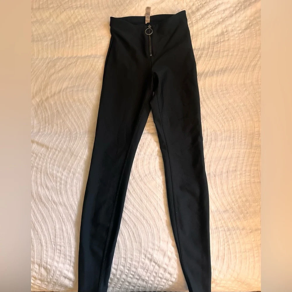 Alo yoga black leggings - Picture 3 of 6